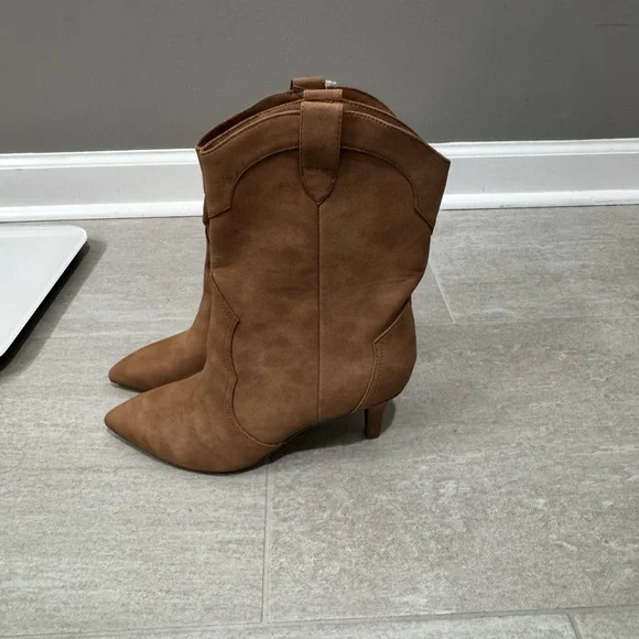 🤠🆕Dolce Vita Women's Tan Andres Western Style Pointed Toe Boots, 7.5🤠 - Picture 2 of 12